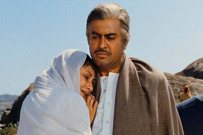 जब शोले की पूरी कास्टमें हुई हेराफेरी