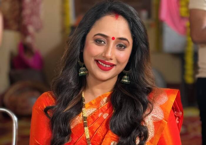 साड़ी में बला की खूबसूरत लगीं रानी चटर्जी