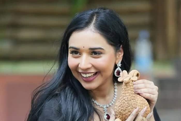 Question of manipulation vs. manifestation