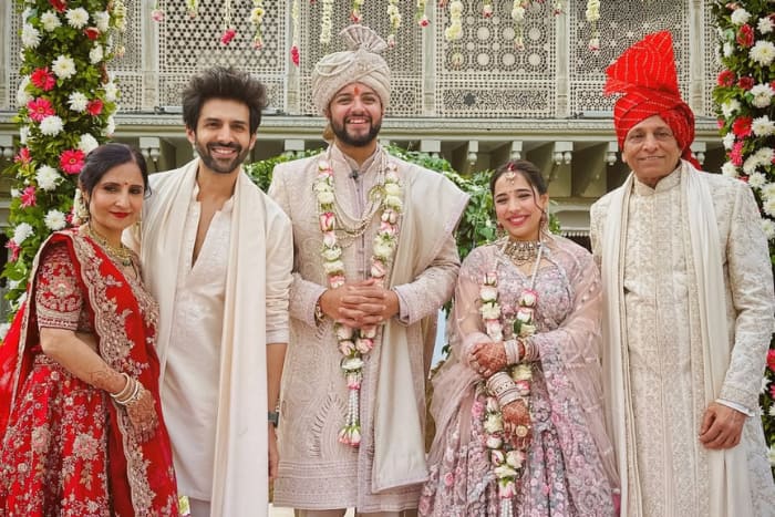 Performing his new song