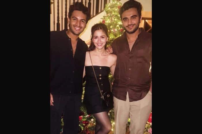 आलिया का स्टाइलिश लुक बना चर्चा का विषय