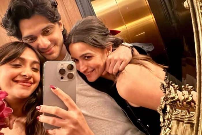 सोशल मीडिया पर छाईं तस्वीरें