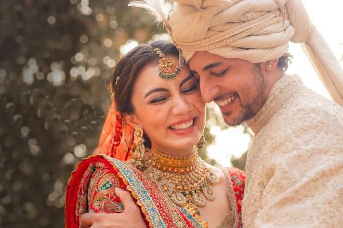 इस सिंगर ने बेस्ट फ्रेंड से रचाई शादी