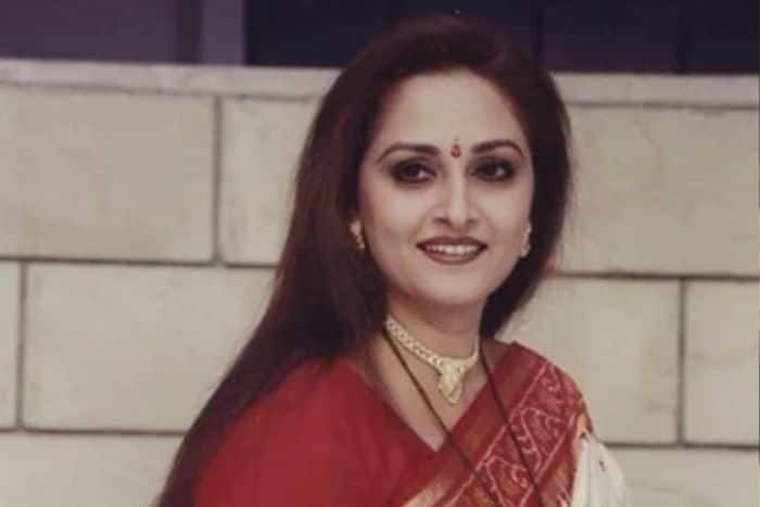 जया प्रदा भी कर चुकी हैं बाप-बेटे के साथ नैन मटक्का