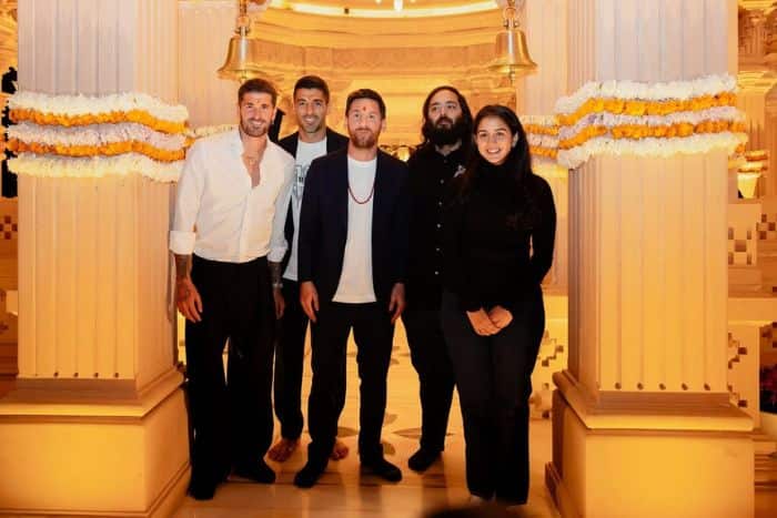 दोस्तों संग पहुंचे मेसी