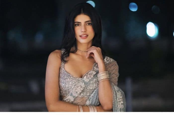 Medha Rana on social media