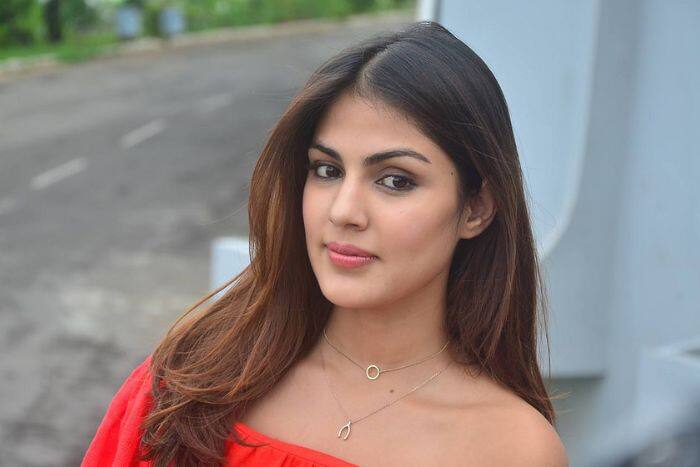 क्यों एग्स फ्रीज करवाना चाहती हैं Rhea Chakraborty?