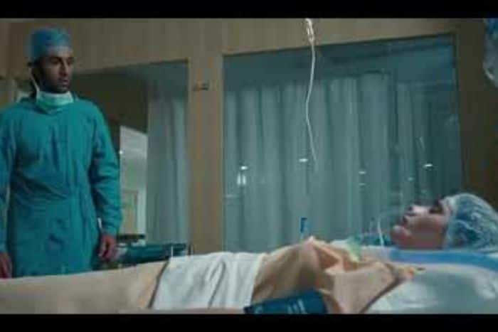 कामयाबी की भेंट चढ़ जाता है प्यार