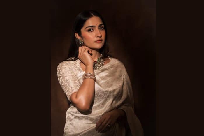 हर लुक में तहलका मचाती हैं Rukmini Vasanth