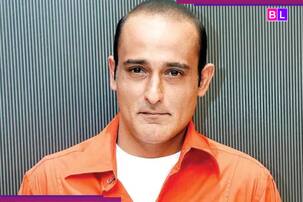 Dhurandhar के एक्टर Akshaye Khanna पर भड़का था ये फिल्ममेकर, कहा- 'सबकी बेइज्जती करता है'