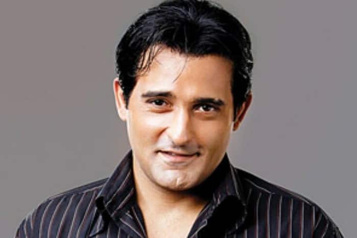 तारा शर्मा ने की अक्षय खन्ना की तारीफ