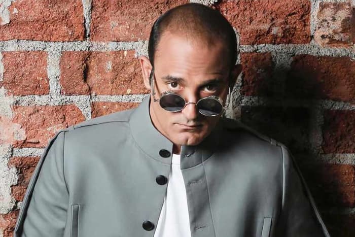 अक्षय खन्ना और तारा शर्मा ने साथ में की पढ़ाई