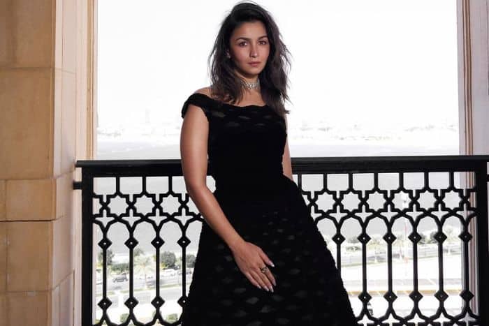 जूलरी पर अटकी फैंस की निगाहें