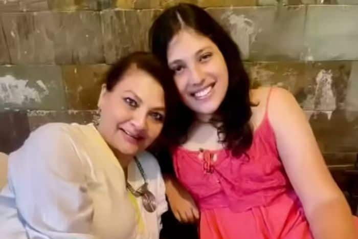 How did Kimi Katkar photos reappear after years?