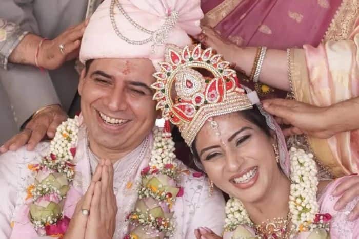 23 साल बाद कपल ने रिश्ते को दिया नाम