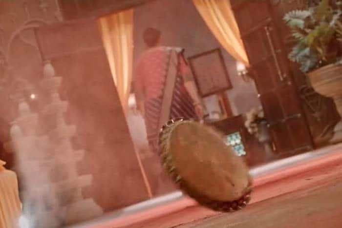 नॉयना पर होने वाला है सबको शक