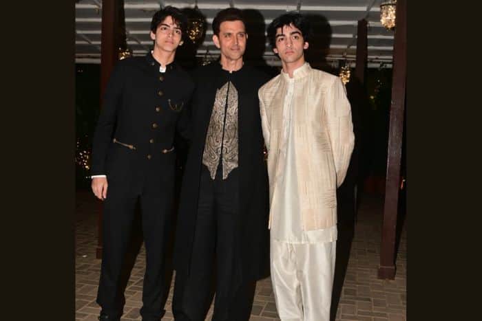 ऋतिक ने बेटों के साथ लूटी महफिल