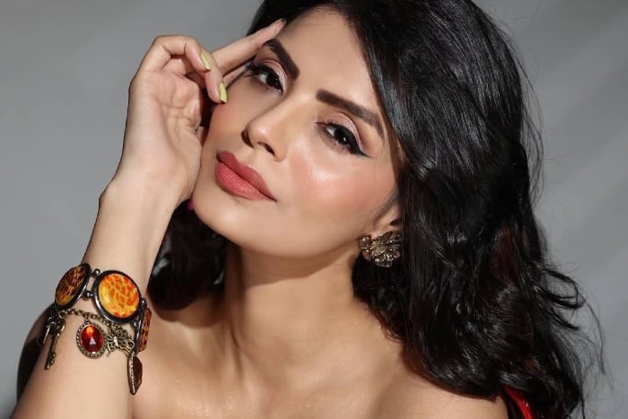 Sonali Rout Sonali Raut Photos: जब Bigg Boss की इस एक्ट्रेस ने टाॅपलेस होकर करवाया ...