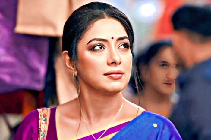 मुंबई से रातों रात भागेगी ईशानी