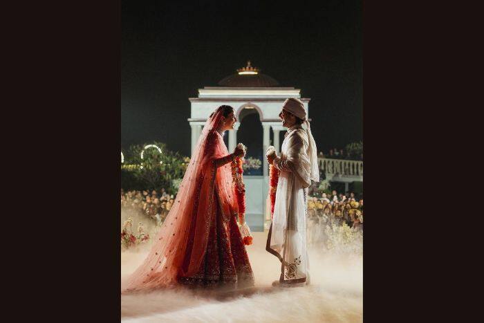 सामने आई नूपुर और स्टेबिन की सात फेरों वाली फोटोज