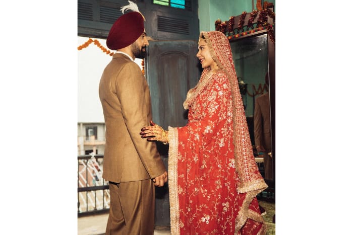 सोनम बाजवा ने दिखाई अनसीन फोटोज