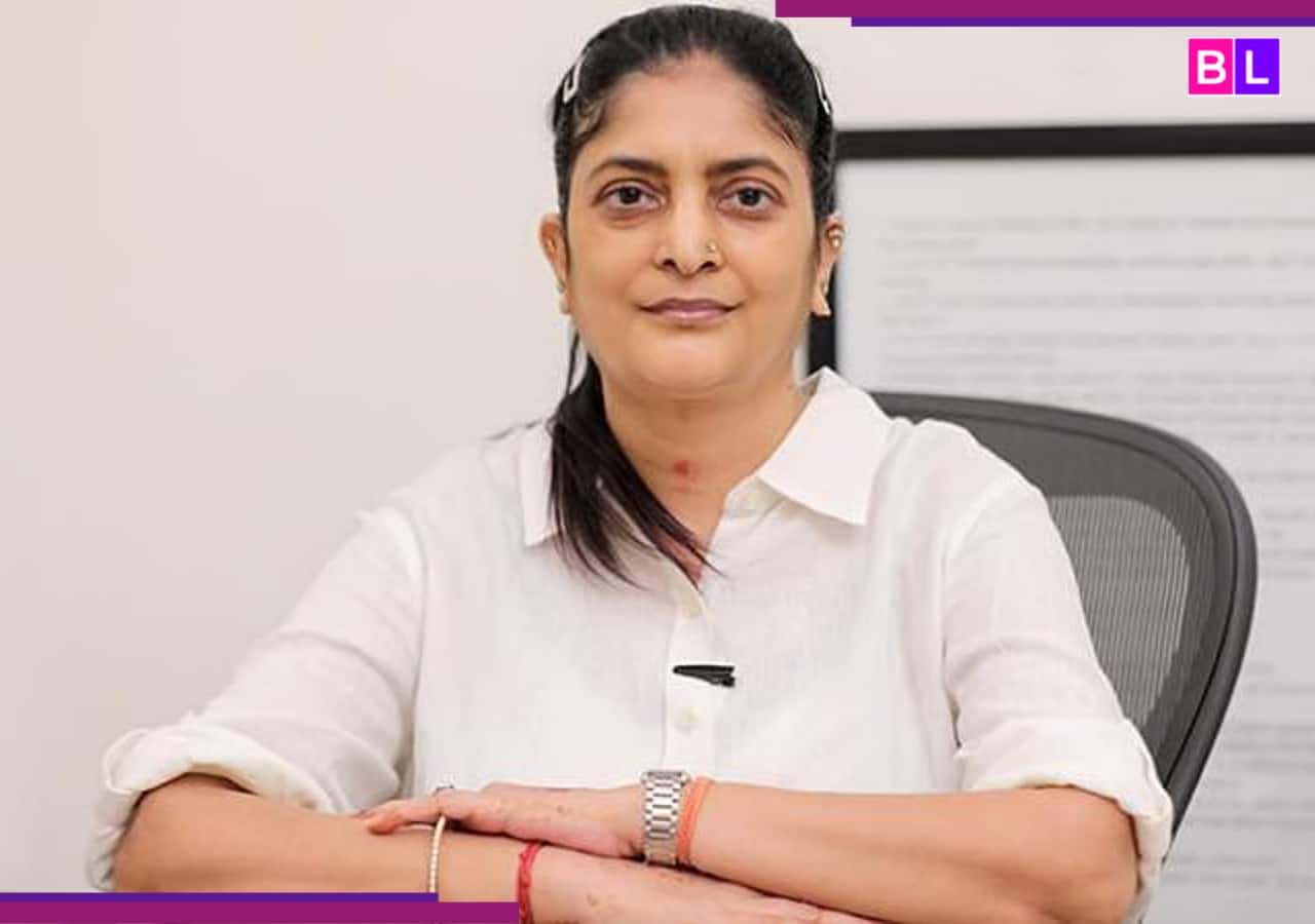 Thalapathy Vijay's fans TARGETING Parasakthi on social media? Director Sudha Kongara REVEALS...