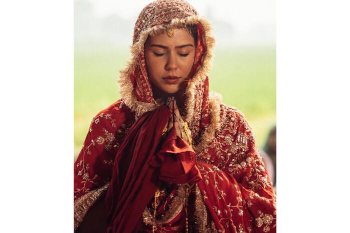 सोनम बाजवा ने शेयर की तस्वीरें