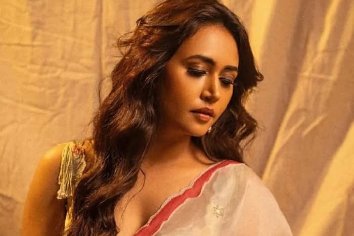 एक्ट्रेस का ग्लैमरस अवतार