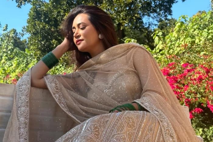 सान्विका का ट्रेडिशनल लुक