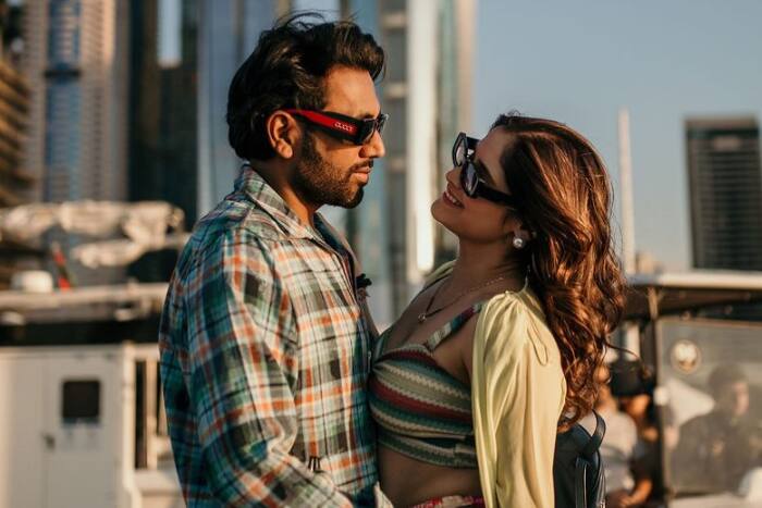 आरती सिंह और दीपक चौहान का रोमांटिक अंदाज वायरल