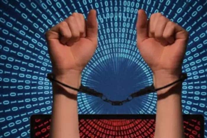 स्कैमर्स का कुछ बिगाड़ नहीं पा ही है सरकार