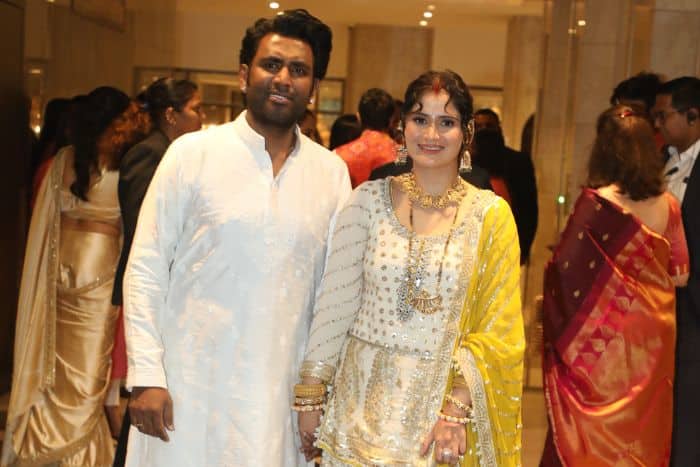 आरती सिंह और दीपक चौहान का क्या है कनेक्शन?