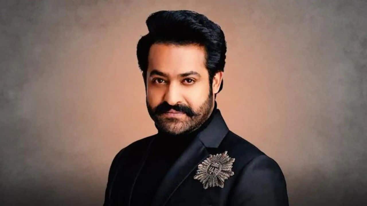 कितने पढ़े-लिखे हैं JR NTR? बर्थडे पर जानें लग्जरी कारों से प्राइवेट जेट तक की पूरी कुंडली, नेटवर्थ उड़ा देगी होश