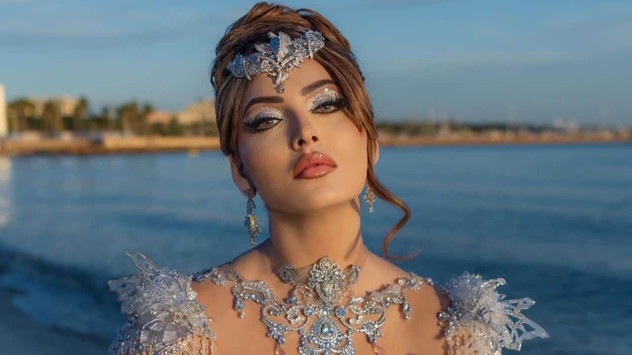 सोशल मीडिया यूजर्स की इस हरकत पर आग बबूला हुईं Urvashi Rautela, जमकर लगाई लताड़; कहा- 'Stop This Toxicity'
