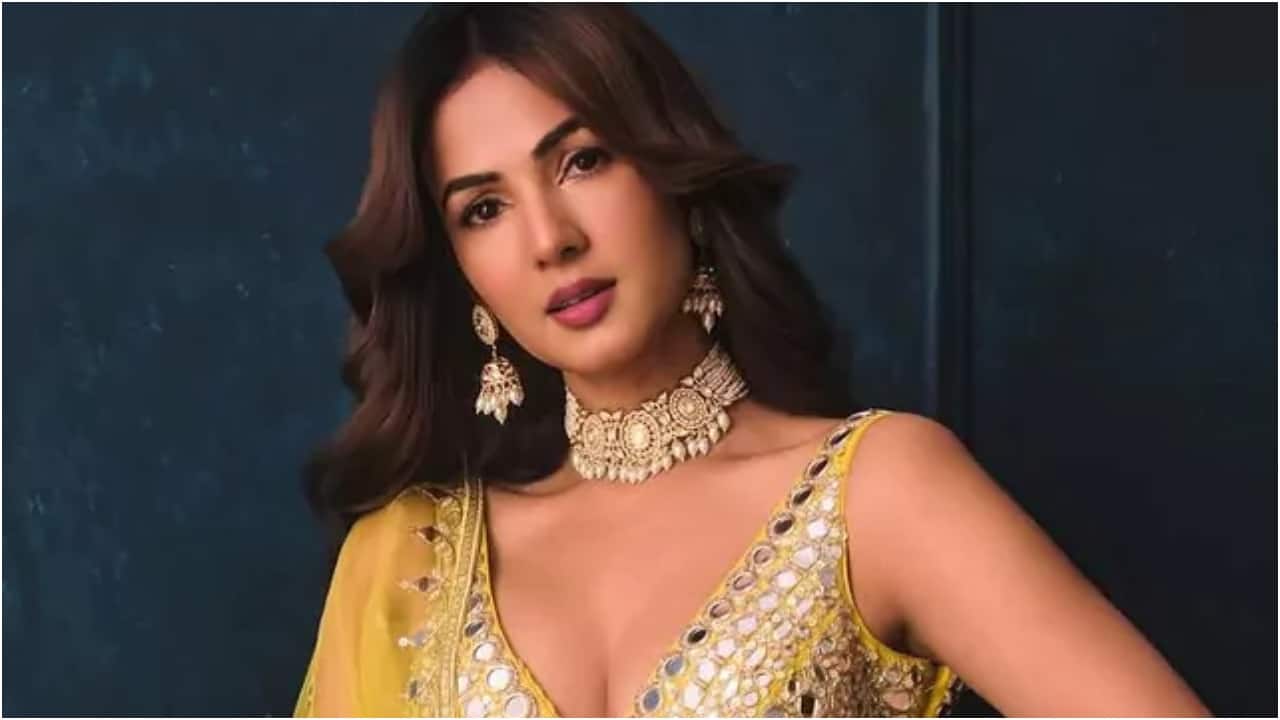 bollywoodlife.com photo