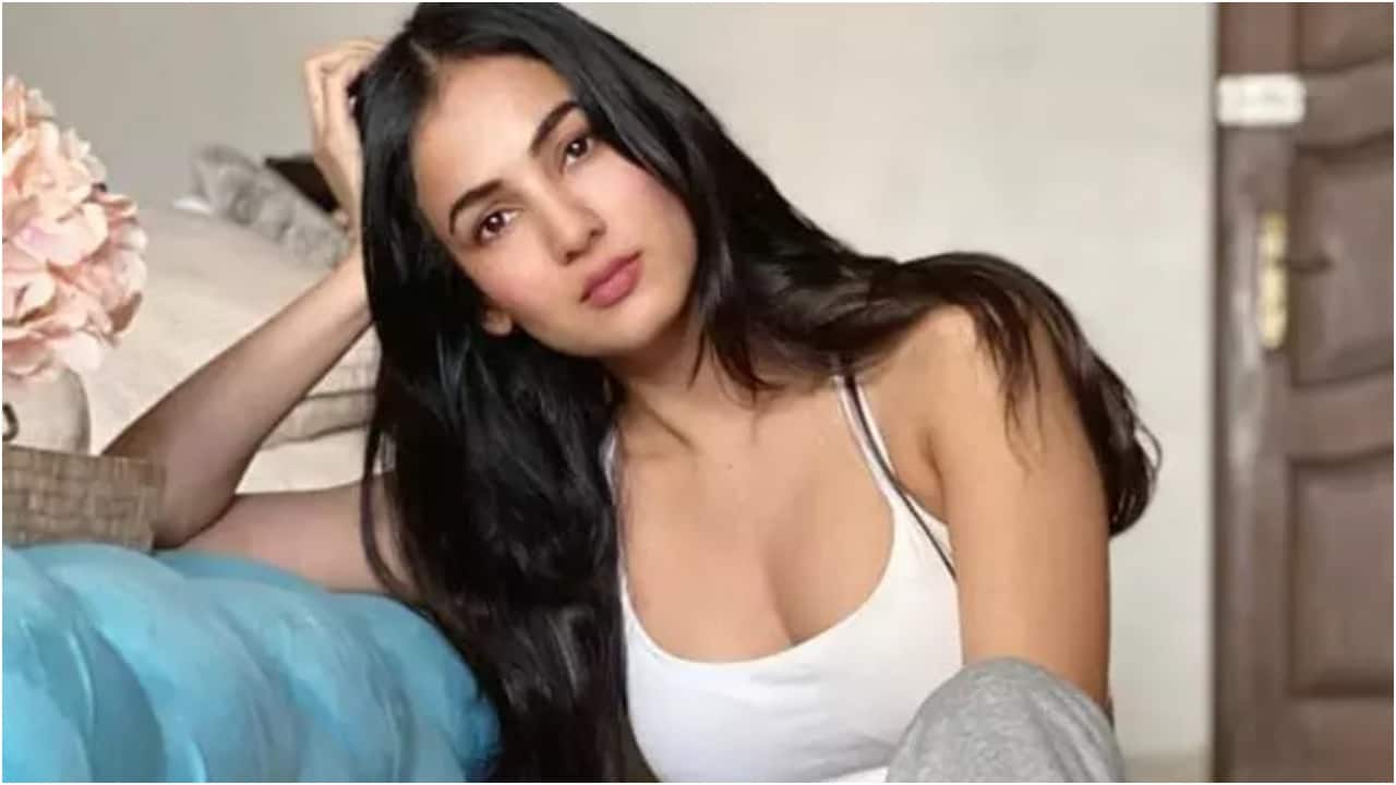 bollywoodlife.com photo