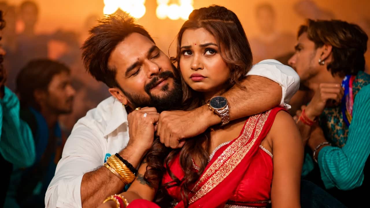 Bhojpuri Song: खेसारी लाल संग सोना डे ने पार की बोल्डनेस की हदें, 'कमर तुरले पहिले' गाने में सिजलिंग रोमांस देख फैंस हुए लट्टू