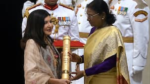 Alka Yagnik HONOURED with Padma Bhushan, touches PM Modi’s feet in heartwarming moment