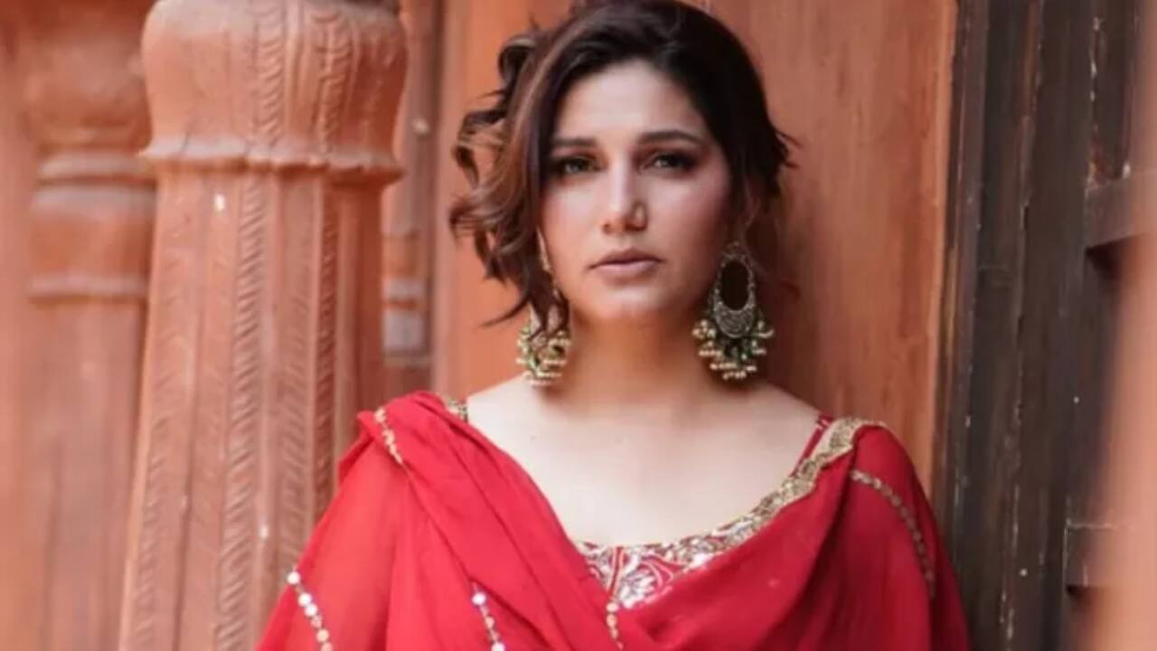 सपना चौधरी के पति की करतूतों का पर्दाफाश, शक की वजह से करता था पिटाई, नजदीकी शख्स ने खोला राज