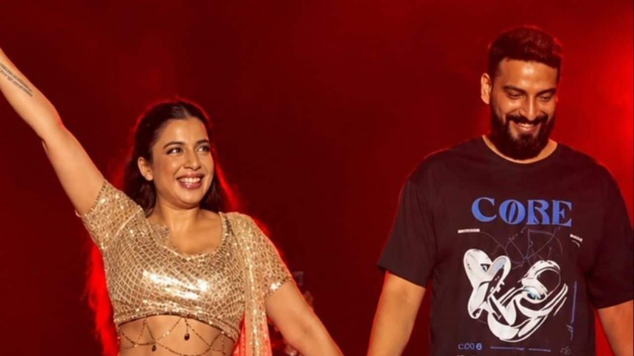 Jasmine Sandlas is ENGAGED? Dhurandhar singer REVEALS fiancé during Delhi concert