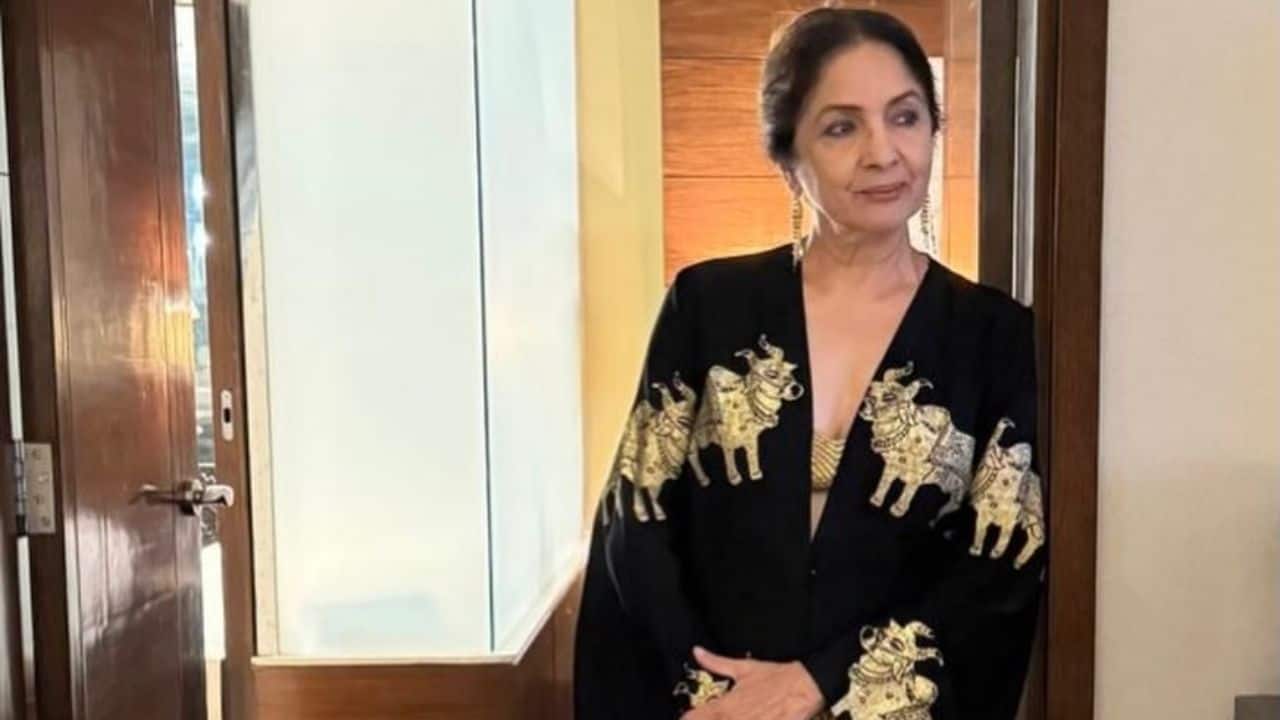 'लोग कहेंगे इस बुढ़िया को क्या हो गया...', बेटी मसाबा गुप्ता का आउटफिट पहन Neena Gupta ने क्यों कही ये बात?