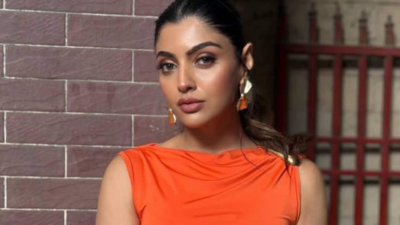 আন্দোলনে গেলেই পাবেন কাঁড়ি কাঁড়ি টাকা! দেশজুড়ে ছাত্র বিক্ষোভ ঘিরে বি*স্ফোরক অভিযোগ অভিনেত্রীর! জানালেন, কেন ফিরিয়ে দিলেন সেই প্রস্তাব? 2 Akanksha Puri - Latest News, Photos, Videos, Awards, Filmography, Akanksha Puri Biography | Bollywood Life