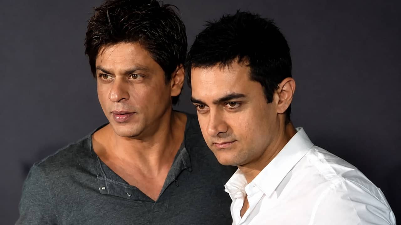 ‘शाहरुख मेरे पैर चाट रहा है…’ आमिर खान की इस हरकत पर जब सन्न रह गए थे किंग खान, दिया था करारा जवाब