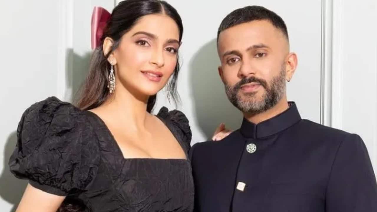 'तुम ही मिलो हर जन्म में...': सोनम कपूर ने पति आनंद आहूजा को ऐसे दी जन्मदिन की बधाई, वायरल हुई तस्वीर