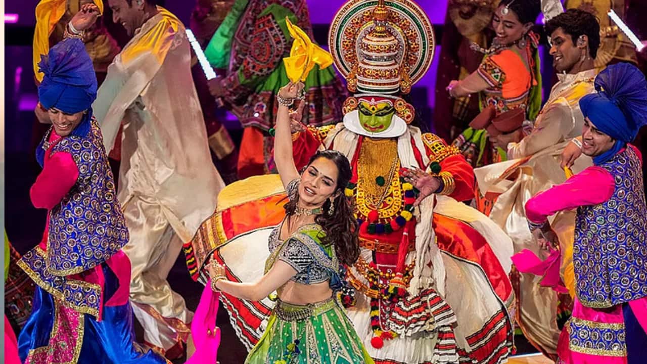 Manushi Chhillar DANCES to Shankar Mahadevan's Vande Mataram song at CWG 2026 closing ceremony