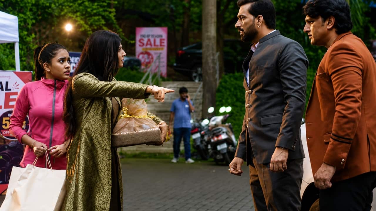 YRKKH Twist: अभिरा के गुस्से की आग में भस्म होगा दामानी परिवार, क्या बलि चढ़ेगी मायरा-कबीर की दोस्ती?