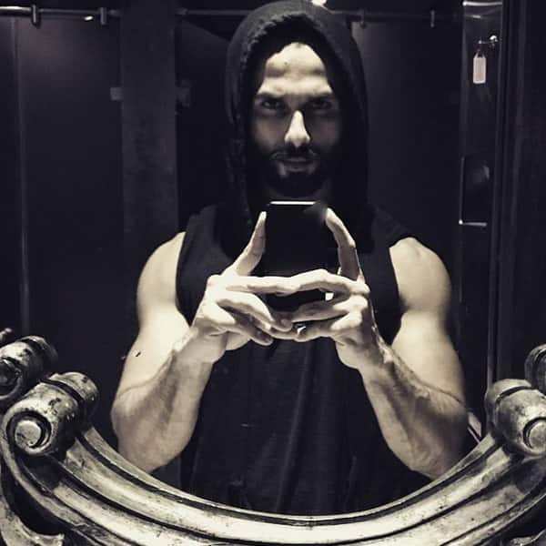 Shahid Kapoor Hot Sexy Photos