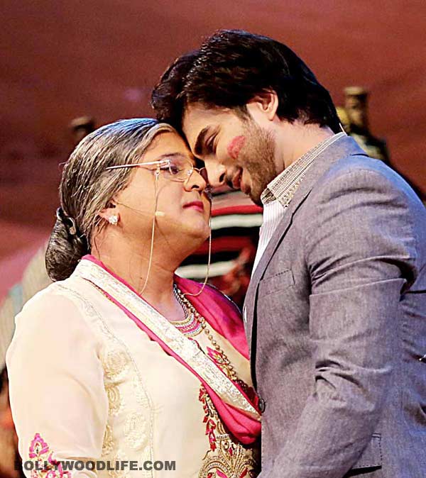 Iimran Abbas Naqvi Gets With Kapil Sharmas Dadi