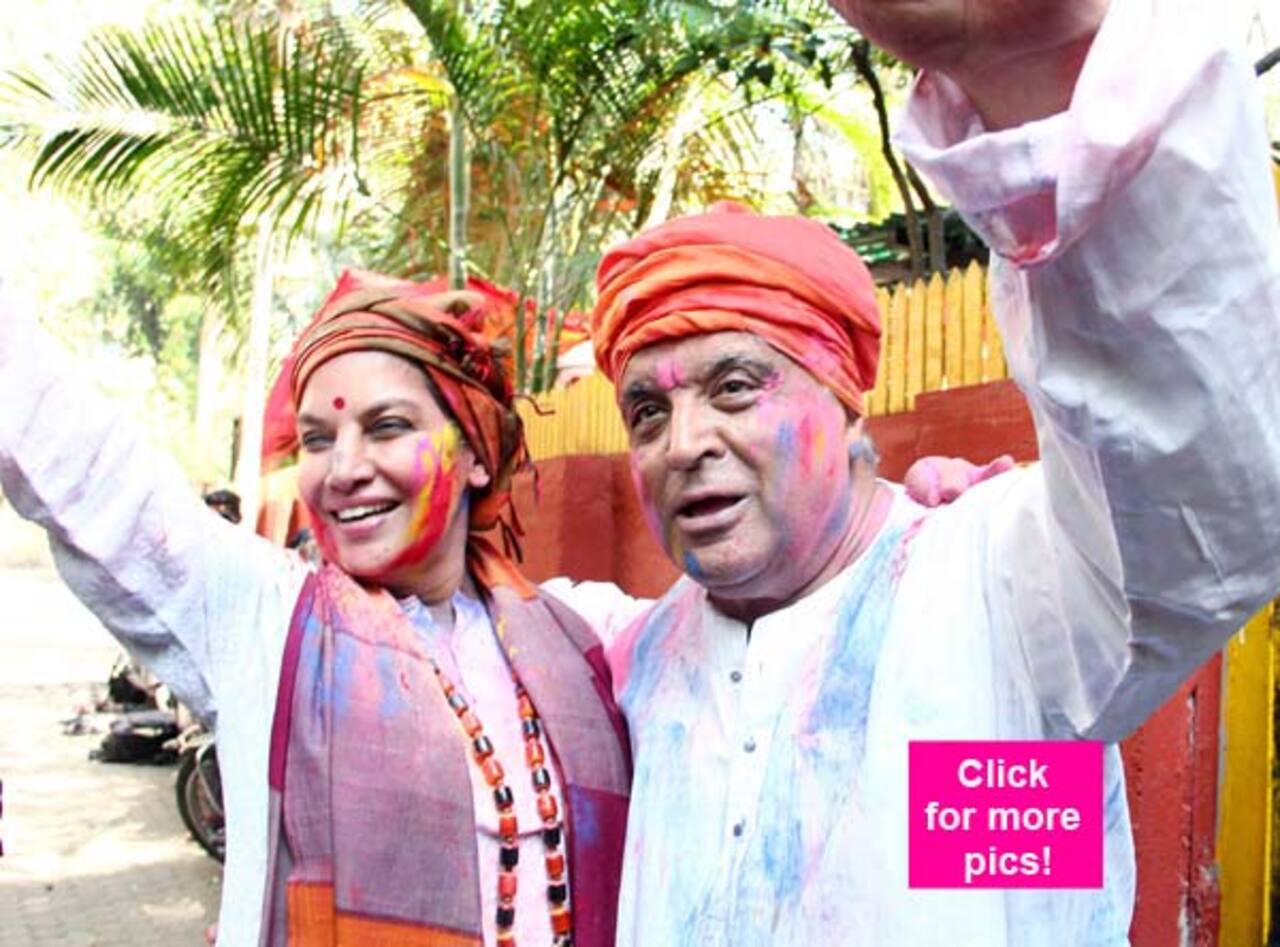 Dia Mirza, Farhan Akhtar, Richa Chadda, Nandita Das celebrate Holi with Javed Akhtar and Shabana Azmi – View pics!