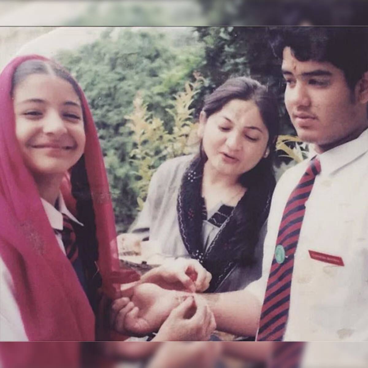 photo Instagram Raksha Bandhan Photo Pose on this raksha bandhan check out how